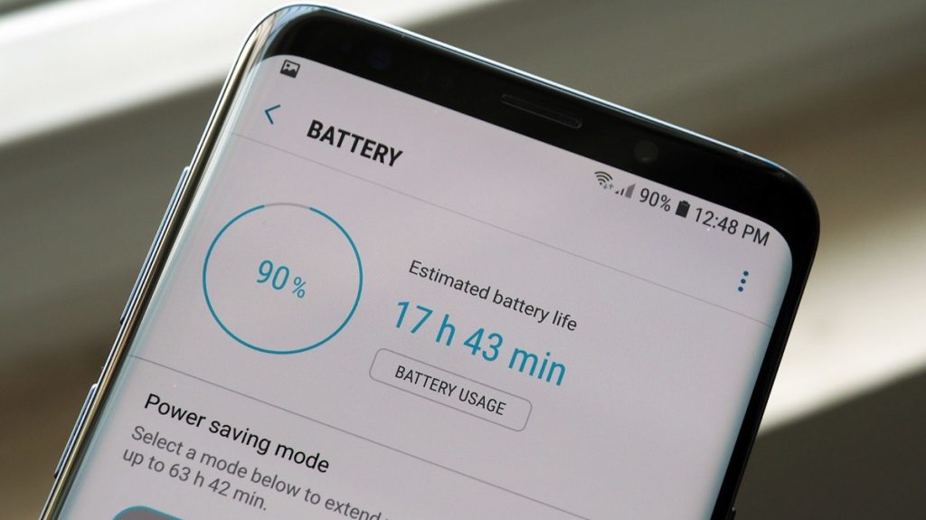 Esta es la clave para mantener de manera óptima la salud de la batería de tu Android 83 Retira las fundas de los teléfonos para cargar