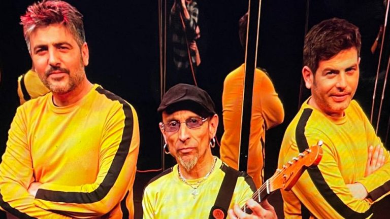 Estopa con Fito y Fitipaldis en 'Camiseta de Rokanrol'