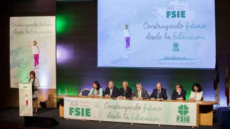 FSIE pide a Alegría negociar la mejora de la profesión de los docentes de la concertada y privada en la mesa sectorial
