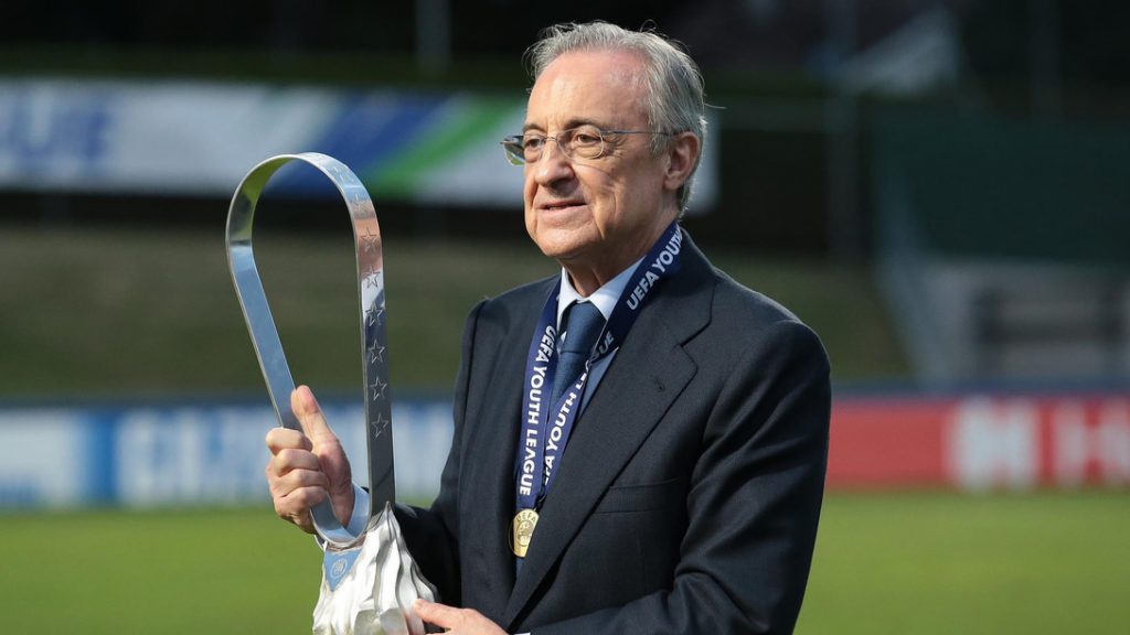 Las polémicas más sonadas de Florentino Pérez en el Real Madrid 165 Florentino Pérez sacó al Capitán del equipo