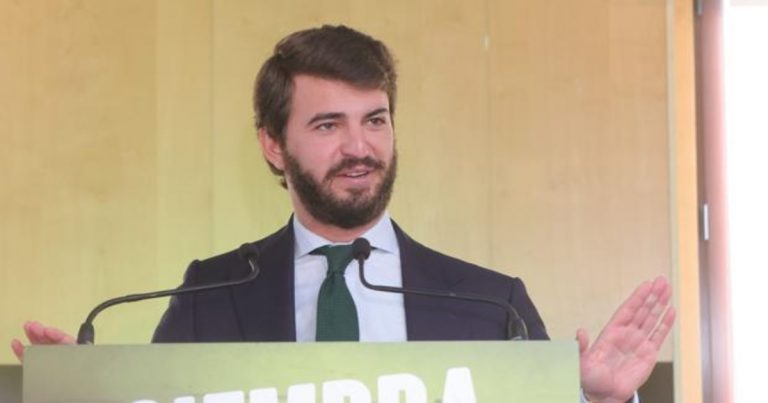 Juan García-Gallardo acusa a Mañueco de despreciar a Vox al anunciar que el PP pretende presidir las Cortes