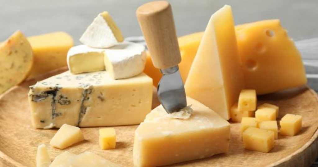 La señal en el queso que te dirá que debes tirarlo