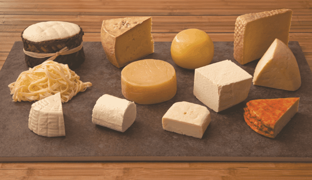 Puntos blancos en el queso