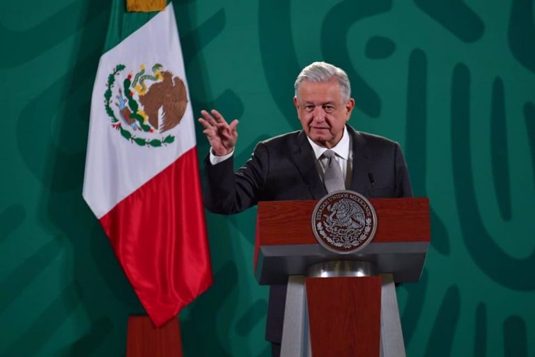 Manuel López Obrador recomienda a Sheinbaum que continúe apoyando a Pemex: 