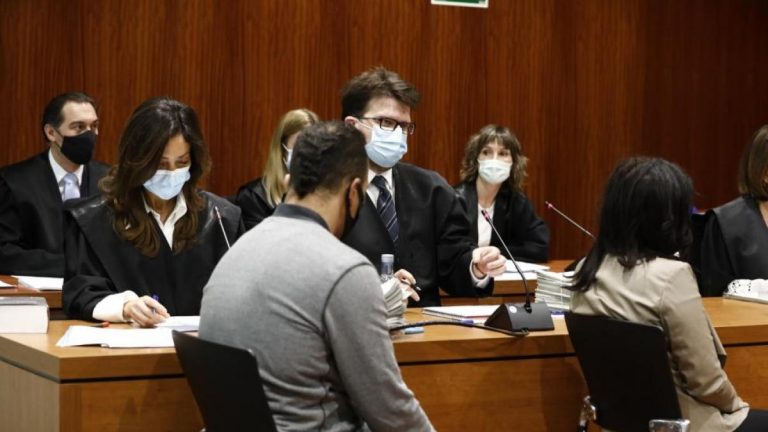 Los acusados de 'la banda del Badoo' por asesinato se culpan mutuamente