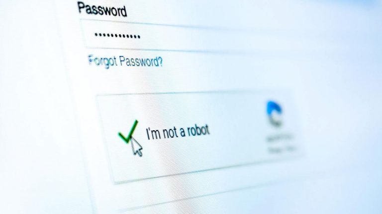 Por qué debes probar que no eres un robot en las páginas web