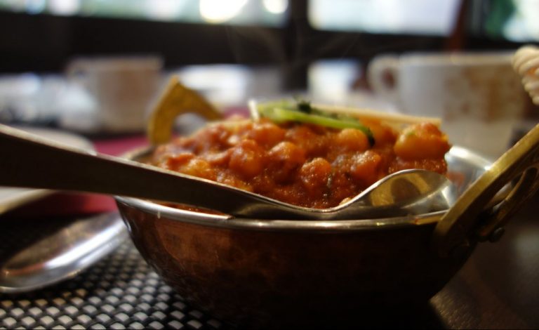 Cómo hacer un potaje de garbanzos con langostinos delicioso
