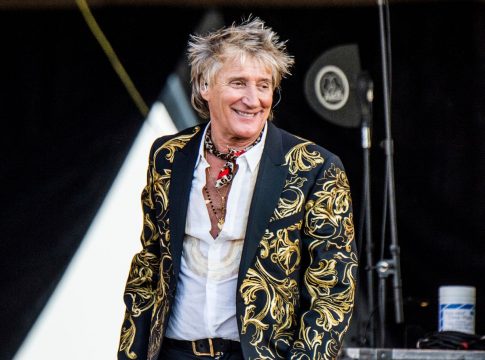 Rod-Stewart Famosos que dieron en adopción a sus hijos
