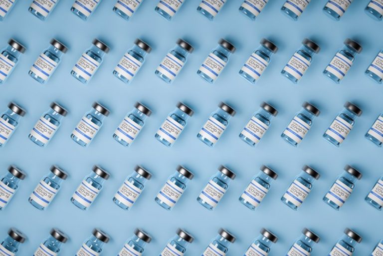 Sanofi y GSK solicitarán a la FDA y a la EMA la autorización de su vacuna contra la Covid-19