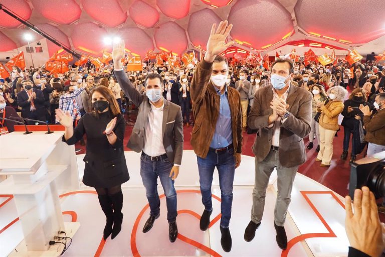 Tudanca repite colofón de campaña en la Cúpula del Milenio de Valladolid junto a Sánchez y ante unas 1.500 personas