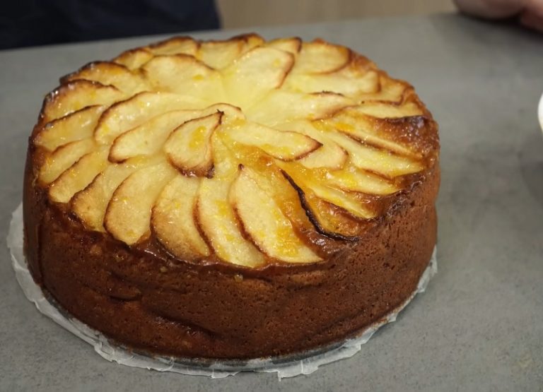 Cómo hacer un bizcocho de manzana esponjoso en menos de una hora