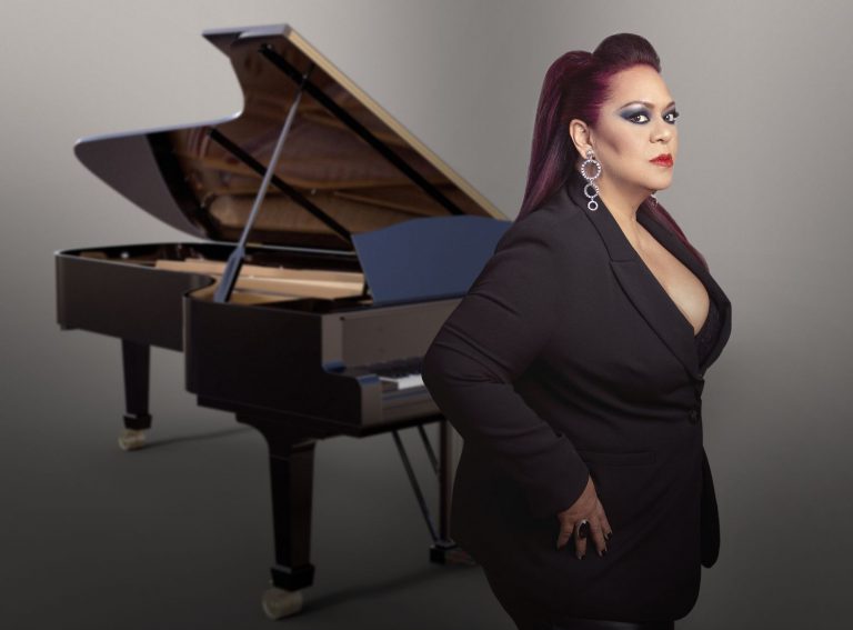 La cantante Edith Salazar ofrece un concierto íntimo en Teatros del Canal