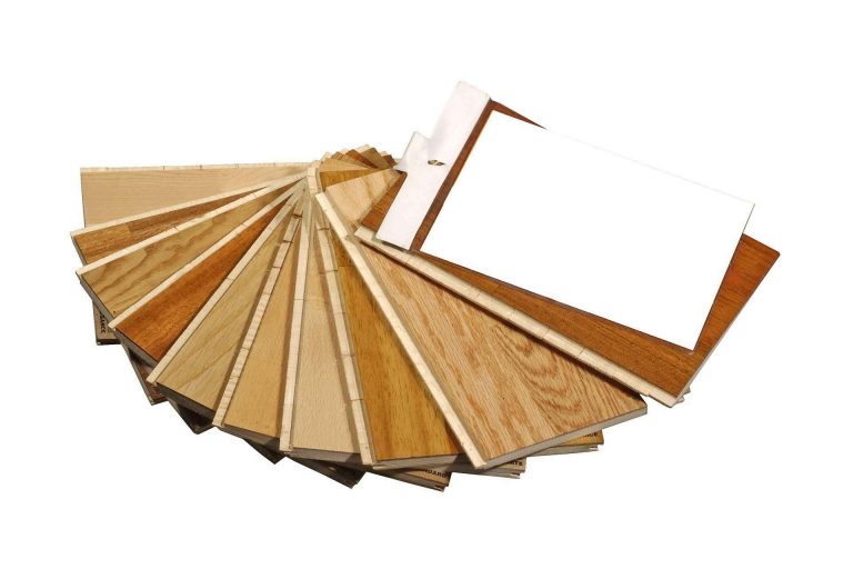 Instalación de tarimas flotantes con PUERTAS LUSAN