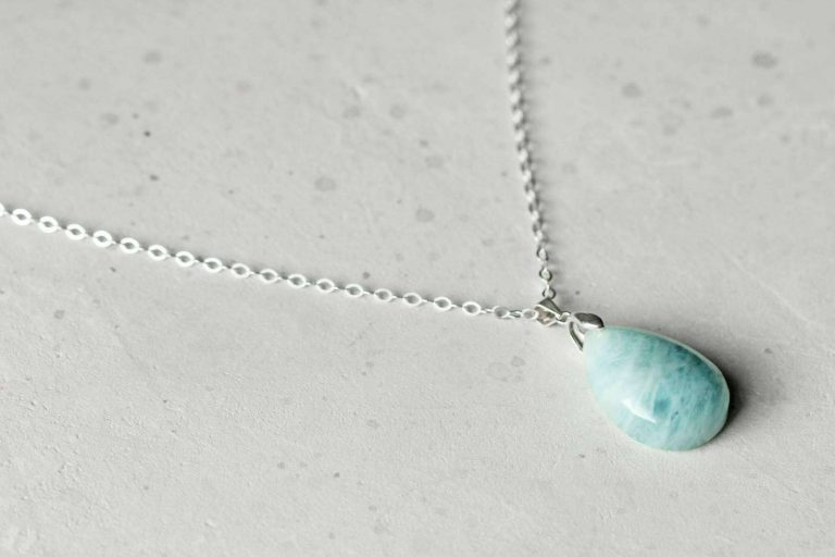 Los colgantes para mujer de Tierra de Gemas