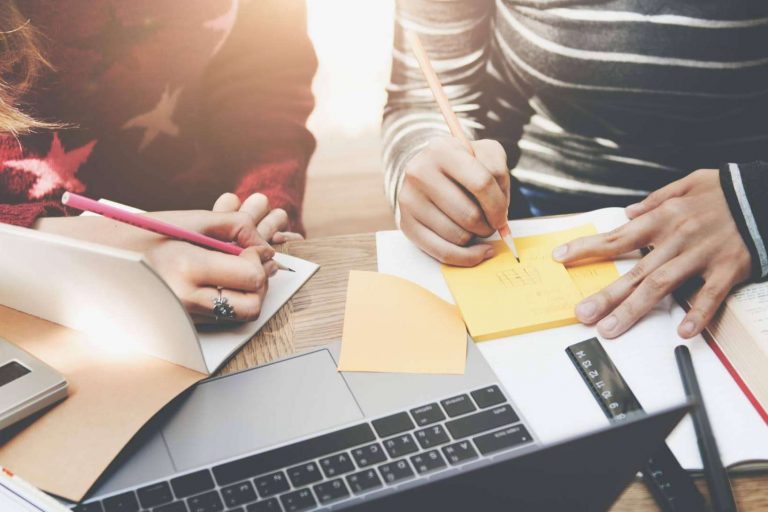 Los TFM más demandados en España, por Hacer TFG