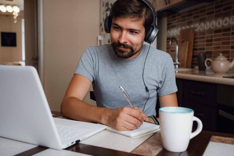 La academia online ponteahablar.com se centra en corregir los errores más comunes de los hispanoparlantes