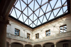 Cubierta del palacio de Saldañuela, las arquitecturas del siglo XVI y del siglo XXI se unen, por Silvia Saiz Camarero