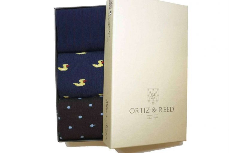 Llevar calcetines a juego con los zapatos de piel, toda una tendencia en el mundo de la moda