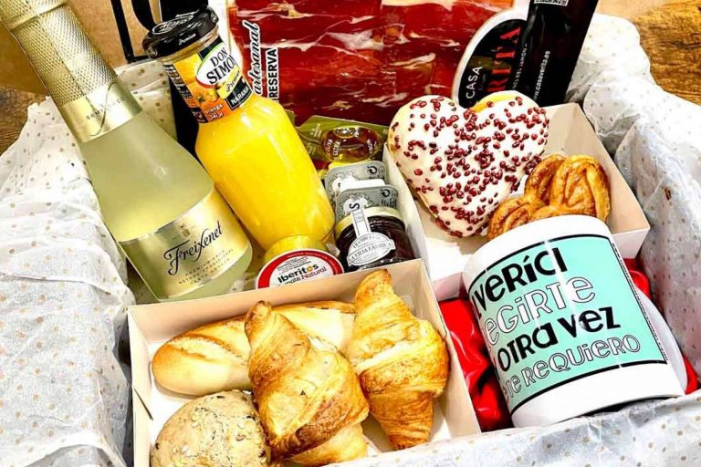 Kit de desayuno romántico a domicilio de la mano de Las Flores No Se Comen