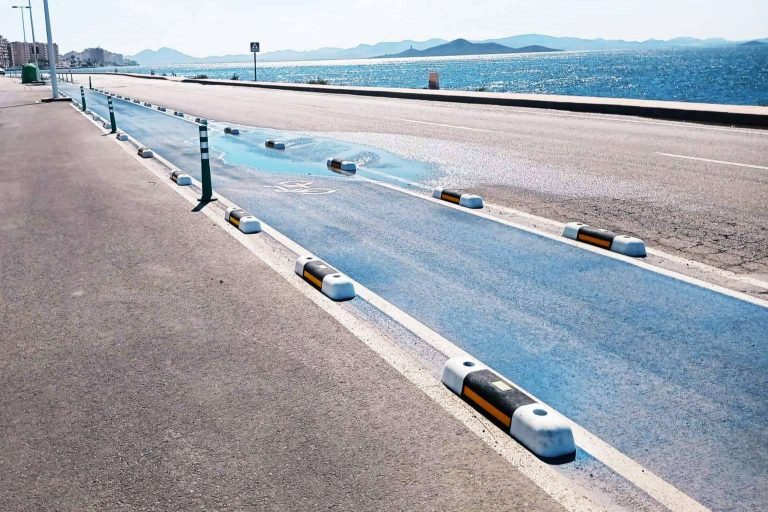 Uso de materiales reciclados para la instalación de un carril bici en Murcia, por GB Solutions