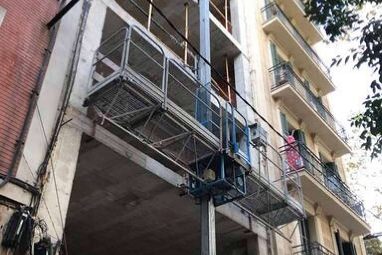 Los servicios de transporte, montaje y desmontaje de andamios que ofrece la empresa TusAndamios