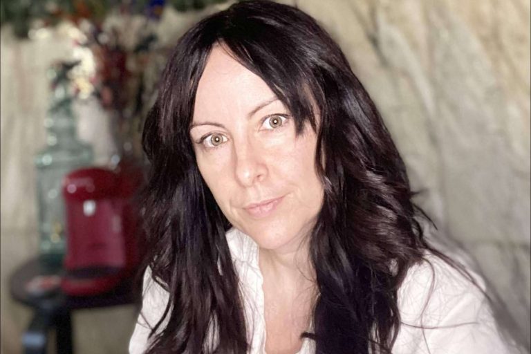 Vestidos de novia y de fiesta con los diseños de Vega Novias