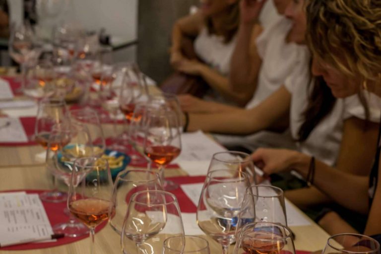 Envero Tinto organiza catas para empresas virtuales o presenciales