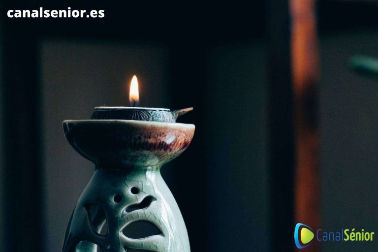 Envejecer con plenitud con el curso de mindfulness y yoga de Canal Sénior