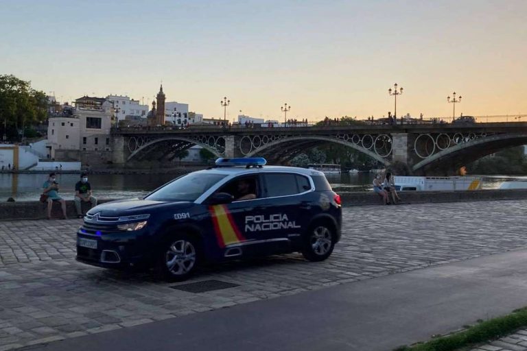 La Comunidad de Opositores a Policía Nacional ofrece herramientas para ayudar a los candidatos con el proceso