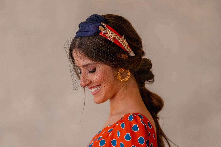 Pamelas artesanales, tocados de todo tipo y ramos de novia en Carmen Fernández Complementos