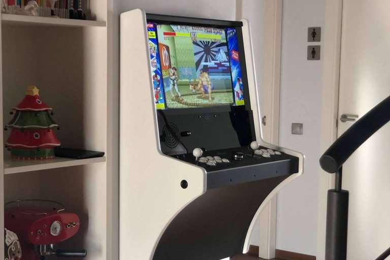 Para los nostálgicos de los videojuegos retro, Archade dispone de máquinas arcade