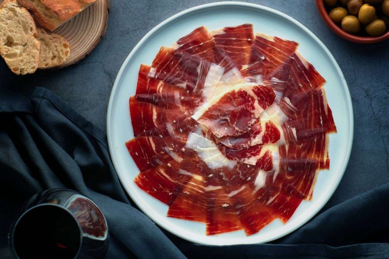 La tienda online Exquisitoo ofrece la posibilidad de comprar jamón de cebo ibérico