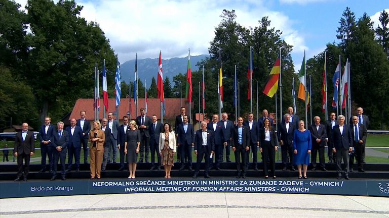 Los ministros de Exteriores de la UE se reúnen de nuevo este domingo para hablar de Ucrania