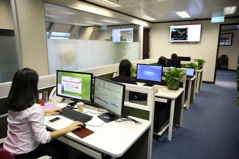 Mamparas de cristal para oficinas: ¿cuáles comprar? Mamparas de cristal para oficinas: ¿cuáles comprar?