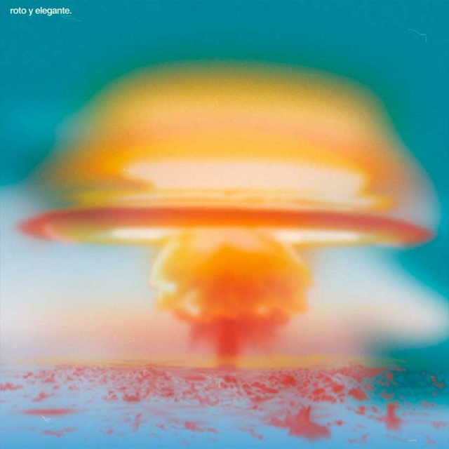 Taburete roto y elegante