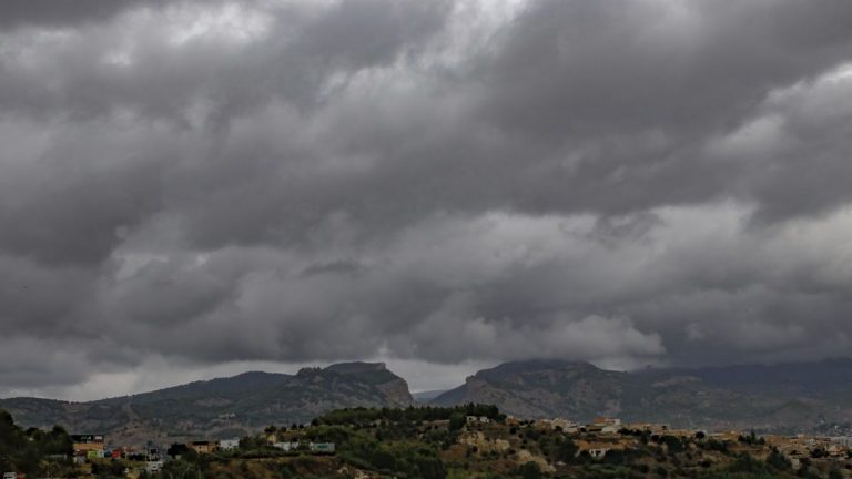 Hoy, racha de viento y algunas lluvias. El tiempo del 6 de mayo