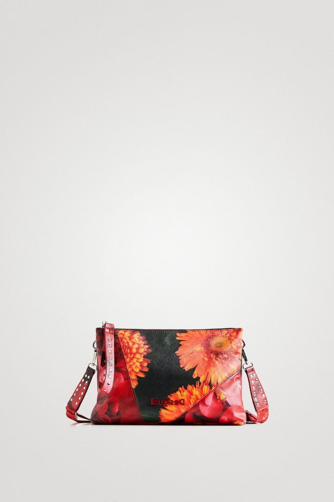 Desigual tiene el bolso definitivo para esta primavera a buen precio