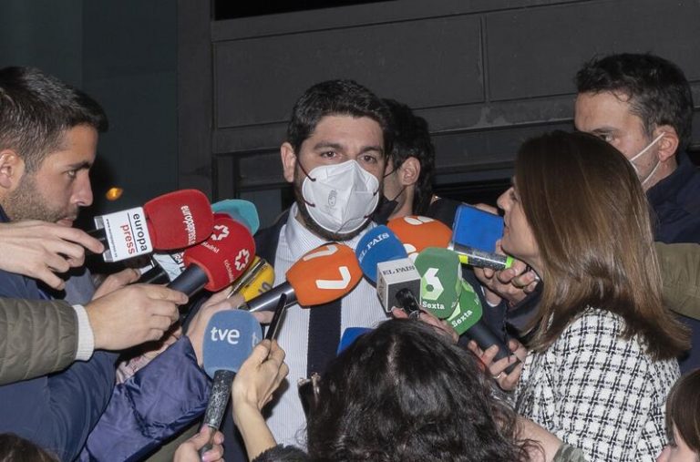 López Miras apuesta por Feijóo y dice que Egea está en ayudar a hacer posible la transición en torno al líder gallego