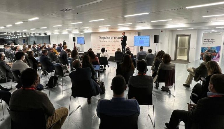 El futuro de la tecnología aplicada al sector de la salud, a debate en el marco del MWC