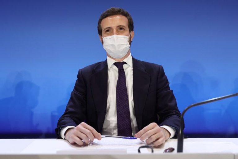 Casado replica a Ayuso que no ha hecho nada malo y lamenta las acusaciones sin pruebas que se lo han llevado por delante