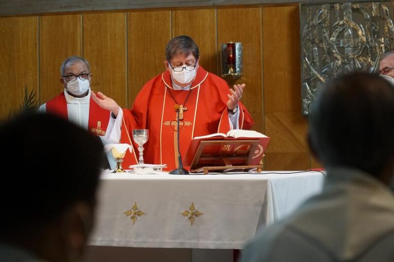 Los Agustinos Recoletos rezan por las víctimas de la guerra en Ucrania al inicio de su 56 Capítulo general