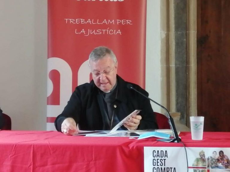El obispo de Mallorca hace referencia al conflicto en Ucrania y al inicio de la Cuaresma 2022 en una carta