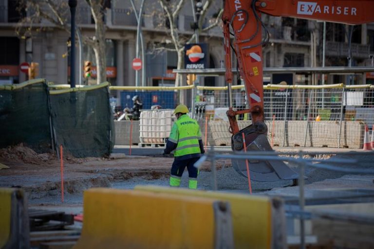 La patronal de la construcción pide al Gobierno ampliar las medidas de revisión de precios en la obra pública