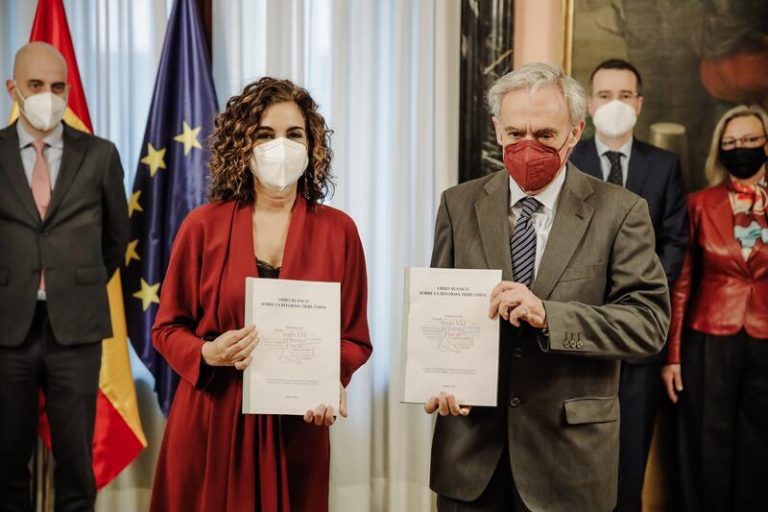 Los expertos para la reforma fiscal proponen mantener Patrimonio y Sucesiones y abogan por fijar un mínimo