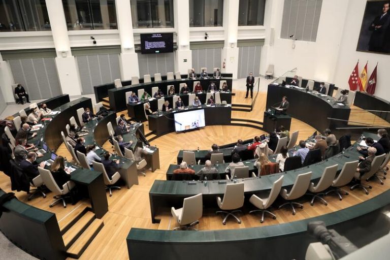 La comisión de investigación en Madrid por presunto espionaje a Ayuso durará 2 meses