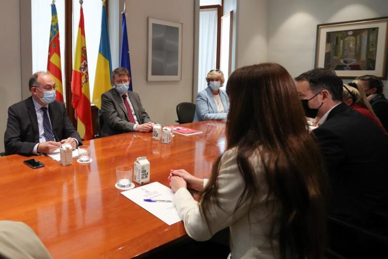 Puig garantiza la escolarización y asistencia sanitaria a los menores ucranianos refugiados en la Comunitat