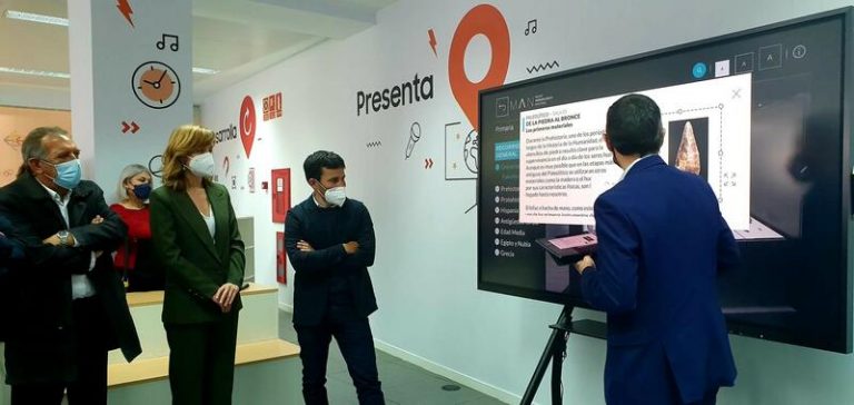 Alegría inaugura en Valencia la primer Aula del Futuro autonómica para testar metodologías educativas