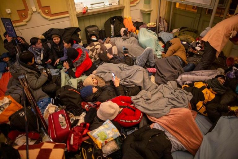 Juntos por la Vida prevé comenzar el traslado este viernes del primer autobús con refugiados hacia Valencia