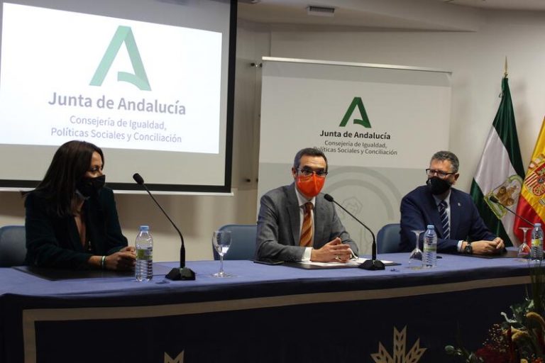 Andalucía reconoce el trabajo de las entidades y centros para mayores durante la pandemia