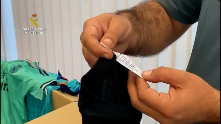 Seis detenidos en Gran Canaria por la venta de prendas falsas valoradas en unos 100.000 euros